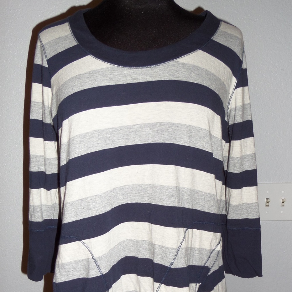 🌻 Calvin Klein Grey Blue White T-Shirt Sz.M 🌷